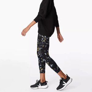 Sweaty Betty Power 7/8 workout legging -   size medium 8-10 in blue floral flow